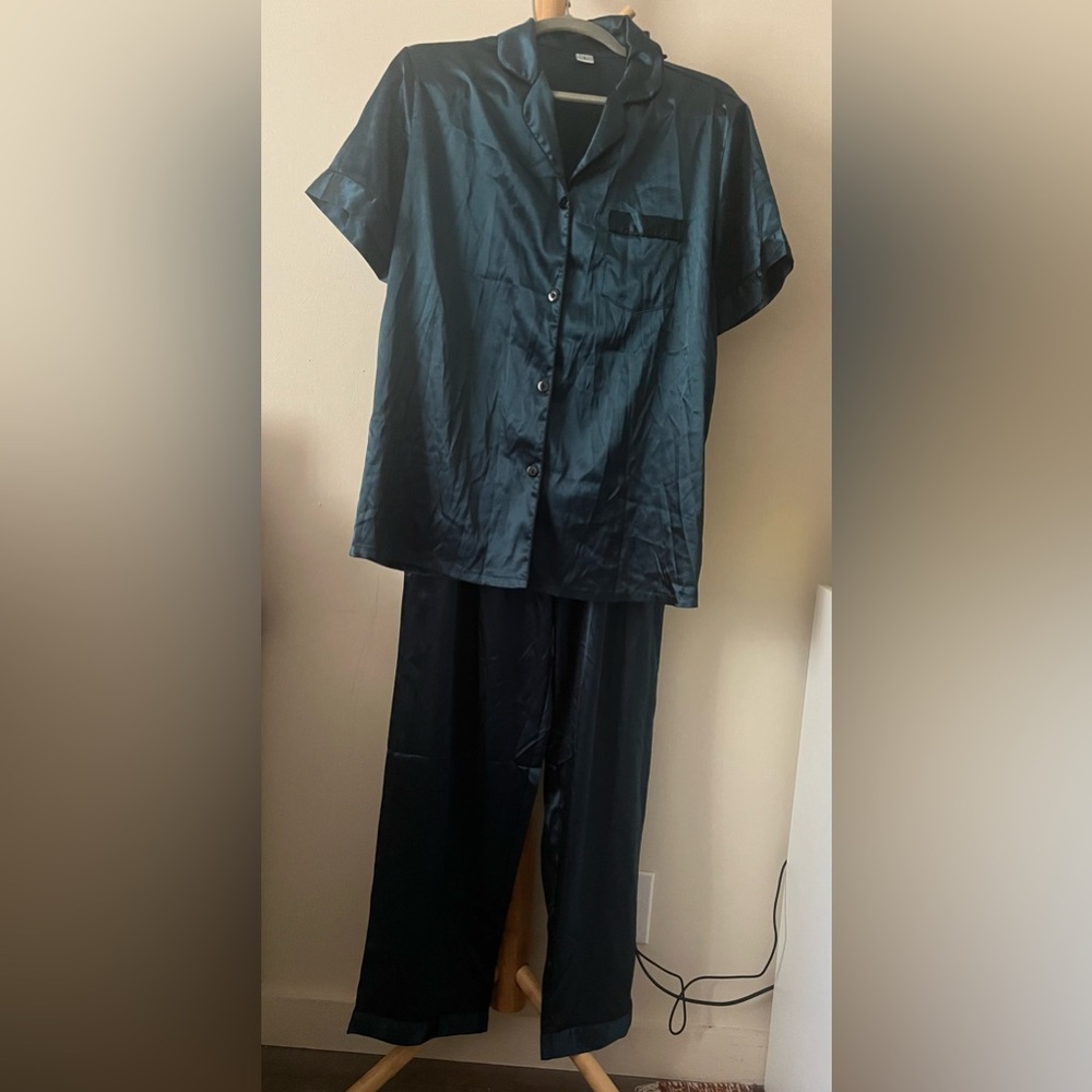 3- piece Emerald Green Satin Pajama Set